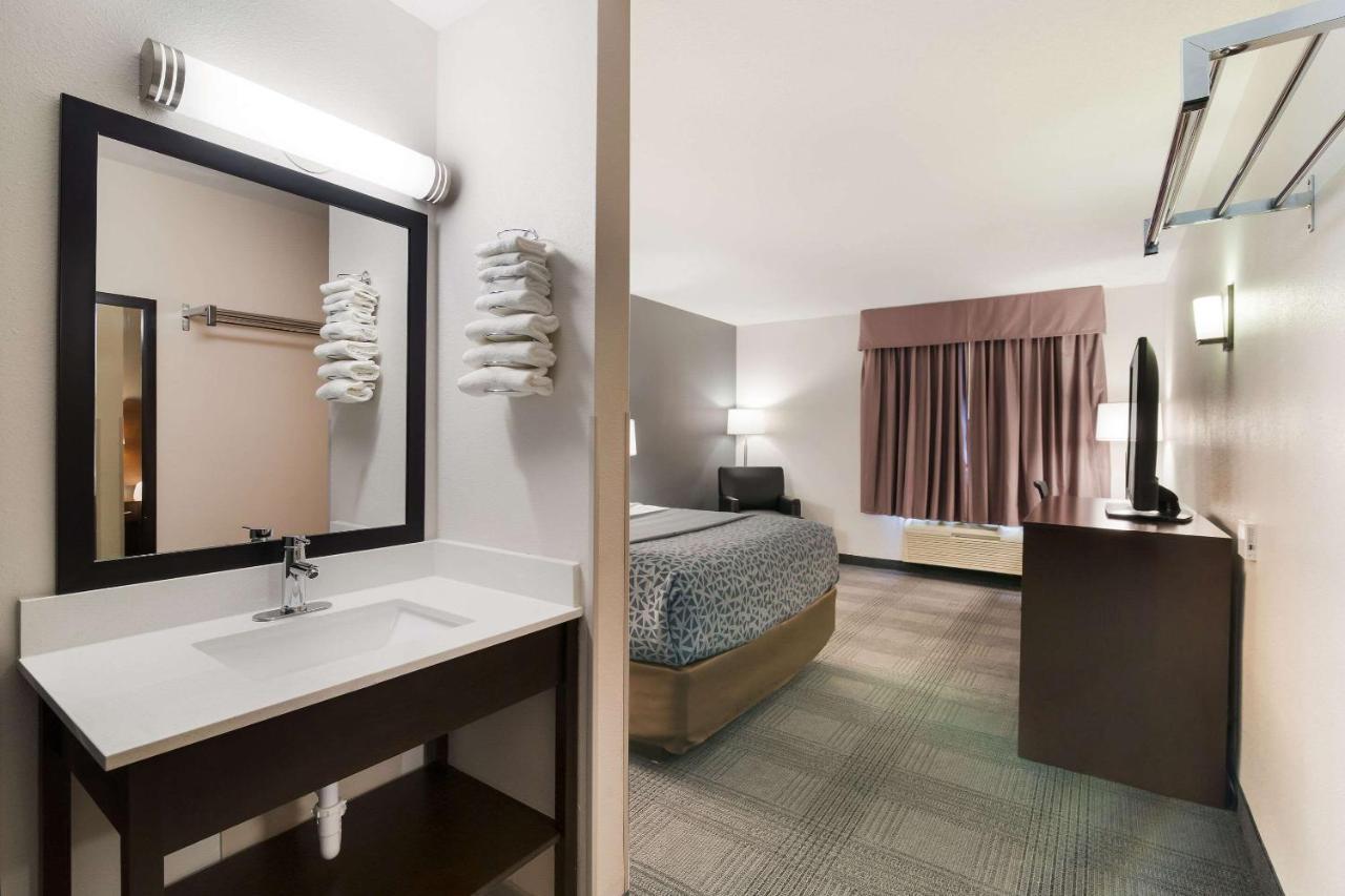Econo Lodge Williston Exteriör bild